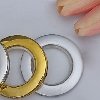 Colores dorado, plata y acabado mate